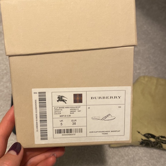 Burberry flip flops size 38 - Picture 4 of 7